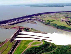 ������������������� ����� (Itaipu) �� ���� ������ ����������� �������� � ��������. ��� ����� ������� ��� � ����, � �������� ���������� 14 ��������. ������ ��� ������������ 95% ������������ ������� � �������� � 24% � �������� (���� Itaipu Binacional).