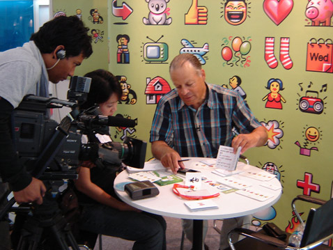 ��������-����������� Communic Asia 2006. ���� �� ���������� ������� ���������� �����������, ��, ��� ���������� ��� Zlango (����������� � ����� zlango.com).