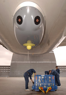 ������ � ����� �������� ��� ������ (���� Northrop Grumman).