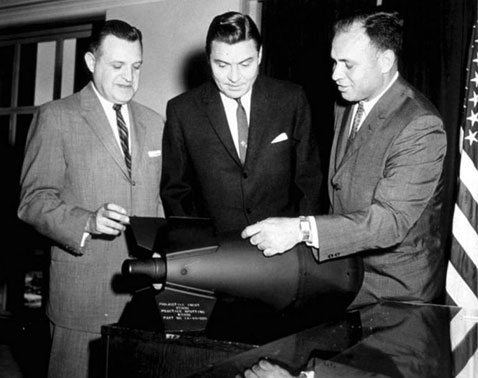 ������������� ������������ ������� ������������� Davy Crockett (���� � ����� en.wikipedia.org).