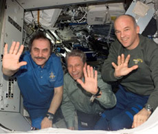 ���������� 13 ��� (����� �������: ����������, ������ � �������) �������� ������ Discovery ������, �� ������ � ��� ������ ������� ����� ����� �� ������� Atlantis (���� NASA).