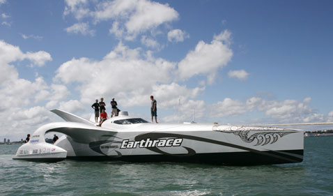 Earthrace ������, ��� ������ ����������� ���������������� ������� ��� ����������� � ������������ (���� � ����� earthrace.net).