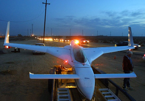 EZ Rocket ������������ �� ��������� ��������. �������� ��� � ����� ��������� X-Racer (���� � ����� xcor.com).