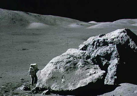   (Harrison H Schmitt),   Apollo 17,    ,        (NASA JSC).