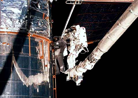      Hubble (   hubble.gsfc.nasa.gov).