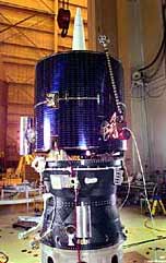 Lunar Prospector ��������� ����� �������.