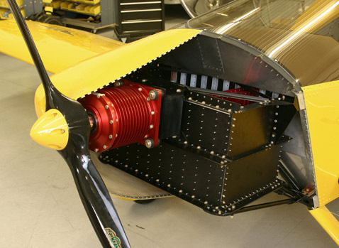   E-Flight   .  ""  54- . ׸   ""  10     .     ( ),    ( Sonex).