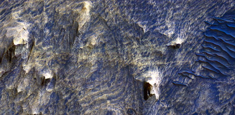 ���������� ������&nbsp;� ����� ��������� ��������� ����� �����, ������������� � ������ (��� ����� ������������ ��������) ������� 4 ����������. ����� �������������, ���������� (���� NASA/JPL/Univ.of Arizona).