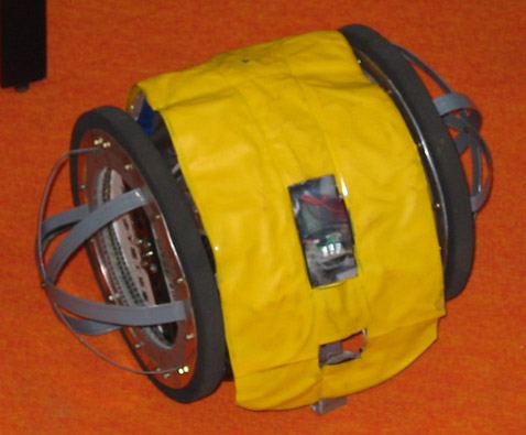 ����� Leg-in-rotor-V ���� ����� �� ���� �������� Security Show 2005, ����������� �� ����� ������ � ����� ����� (���� � ����� china.nikkeibp.co.jp).