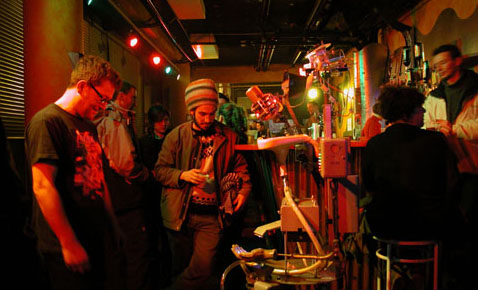 ����� ���������, ��� �� �����, �� ���� ������ Bar Bot ��� ��� ���� ����. ������� � ���� �� ����� (���� � ����� roboticslab.org).