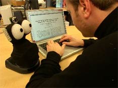 EyePhone ������ ��������� � ���� ������������� ������ ����������� (���� � ����� hml.queensu.ca).