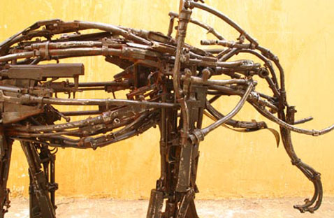     (Ou Vanndy)        (   peaceartprojectcambodia.org).