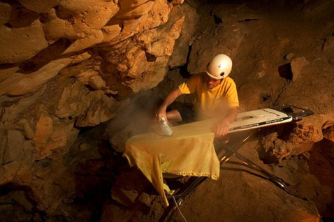 ��������� ��� ���������� ����� � ����� � �� ���������, � ���, ���� (���� � ����� extremeironing.com).