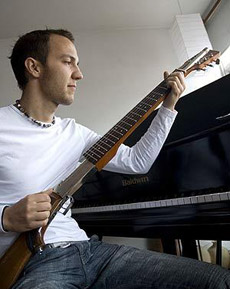    ""    ( Julian Arango/Miami Herald).