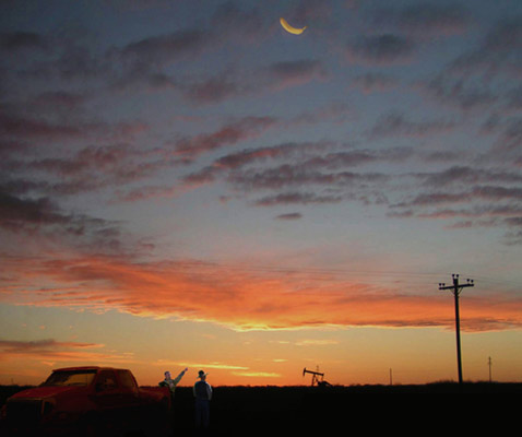 -        , ?  ,    ... ( Csar Saez/Geostationary Banana Over Texas).