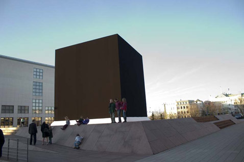  "Cube Hamburg 2007"        ( Gregor Schneider).