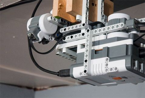     Lego  ,  , ,     ( Caleb M. Larsen).