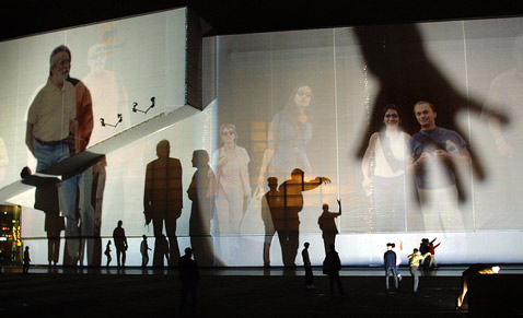    ! " "   ( Rafael Lozano-Hemmer).