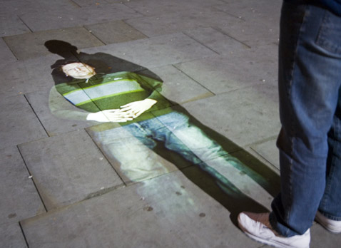  ,    .        ,       ( Rafael Lozano-Hemmer).