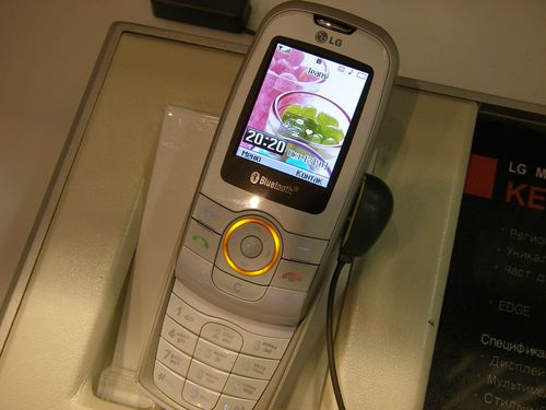 LG KE360