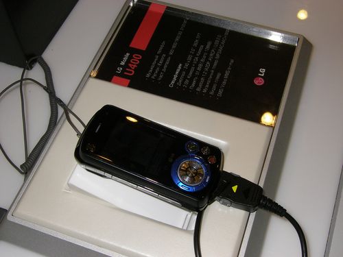 LG U400