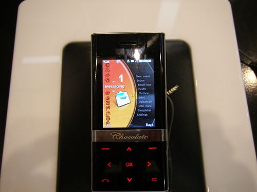 LG KE800