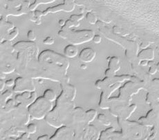 �� �������� �� ������� �������� ����������� ���� �������� ������� �������. ��� ����� ����������� � ������������, ������� ���������� � ���������� ����� ��������, ������ ������� "����������� �����" (���� NASA/JPL/Malin Space Science Systems).