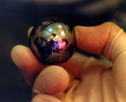 ����� ��������� ��� Gravity Probe B � ���� �� ������ ����� ���������� ����, �����-���� ��������� ���������. �������� ���� ������ ��������, ��� ������, ��������, �� �������� ��� ����� � ���������� (���� � ����� einstein.stanford.edu).