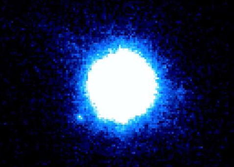 ��� ���� ������ �������� ������� 2M1207Ab, ��������� ���������� VLT ����������� ����� ������������ � ������������ ���������. ������� ������� ���� ���� ����� ��� ����� � ������ ������� ���� ��������� ���������� (���� ESO).